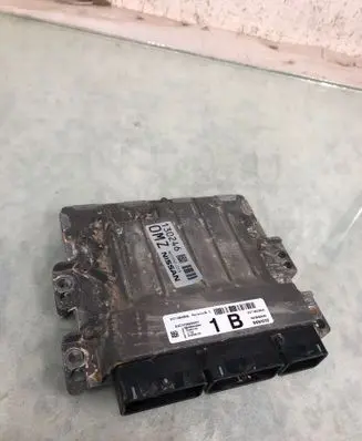 Nissan Qashqai J12 Engine control unit/module 237106ub00
