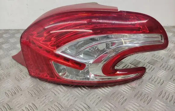 Peugeot 208 Rear/tail lights 9672628380
