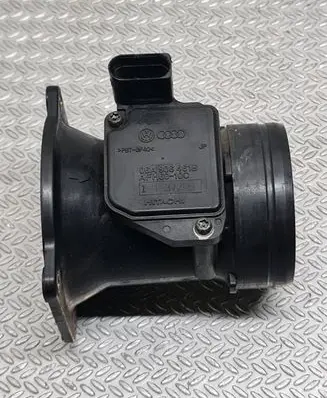 Volkswagen Golf IV Mass air flow meter 06A906461B AFH6010C