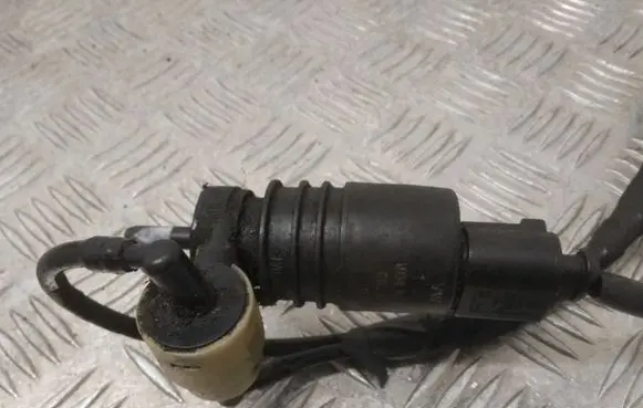 Skoda Fabia Mk1 (6Y) Windscreen/windshield washer pump 1J0973722