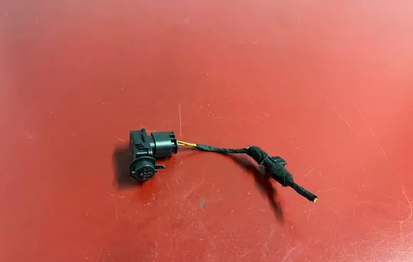 BMW X3 G01 AUC sensor 6833647 64116833647