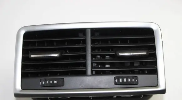 Audi Q7 4L Rear air vent grill 4L0819203K