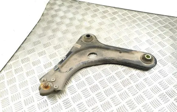 Peugeot 208 Front lower control arm/wishbone