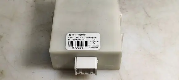 Toyota Avensis T250 Door central lock control unit/module 8974105070 736680A