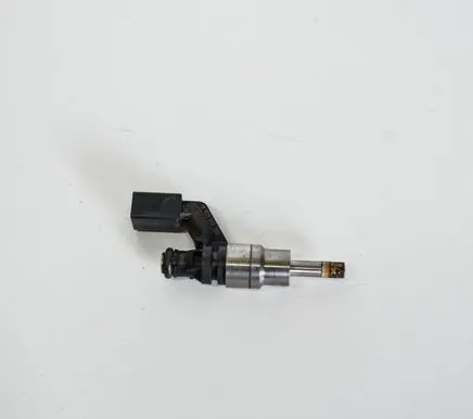 Volkswagen Golf V Fuel injector 03C906036A0261500016