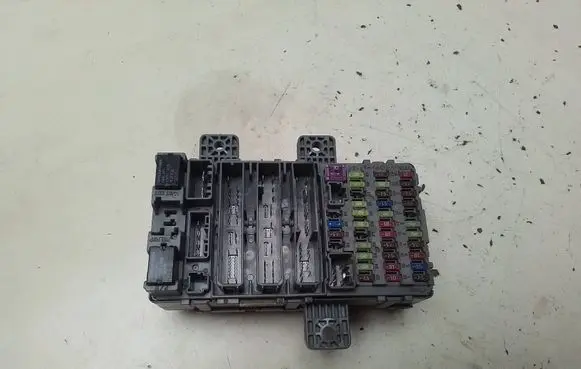 Honda Civic Fuse module 37832LN 2LN0YTT7