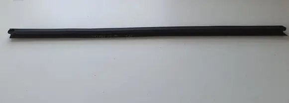 KIA Sportage Rubber seal front door window/glass 
