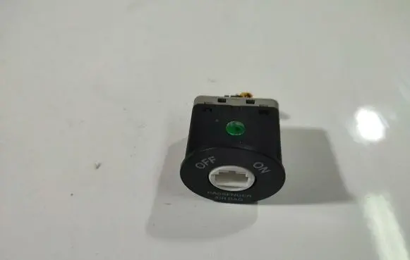 Hyundai i30 Passenger airbag on/off switch 