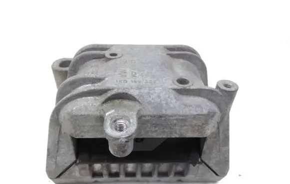 Volkswagen PASSAT B6 Engine mount bracket 1K0199262