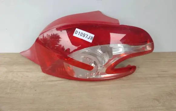 Peugeot 208 Rear/tail lights 9672628380