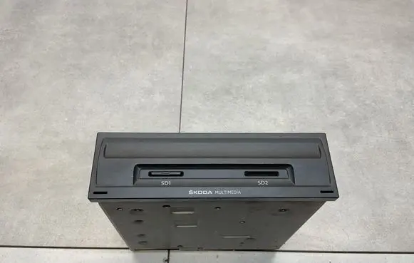 Skoda Octavia Mk3 (5E) Radio/CD/DVD/GPS head unit 5Q0035874A