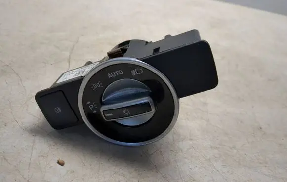 Mercedes-Benz E C207 W207 Light switch A2129050551 10091531