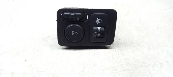 Honda CR-V Headlight level height control switch M31062