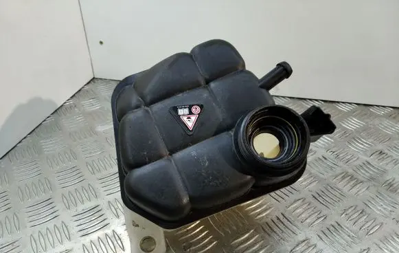 Mercedes-Benz GLE (W166 - C292) Coolant expansion tank/reservoir 1665000040