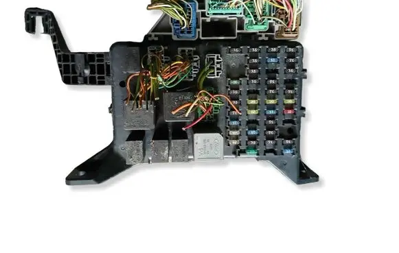 Ford Mondeo Mk III Fuse module 1S7T14A073AE