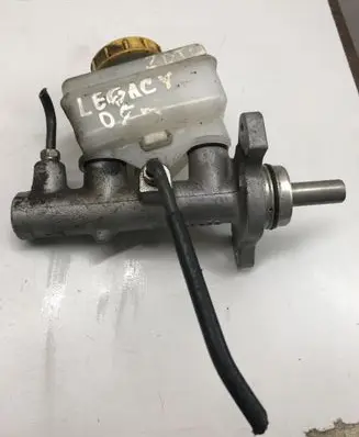 Subaru Legacy Master brake cylinder