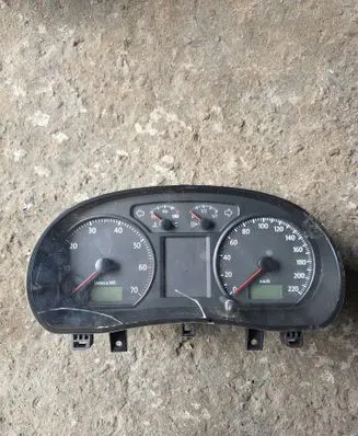 Volkswagen Polo IV 9N3 Speedometer (instrument cluster) 110080320001 6Q0920803 A2C53099852