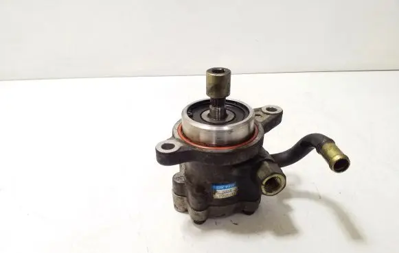 Nissan X-Trail T30 Power steering pump 56102053 8H800