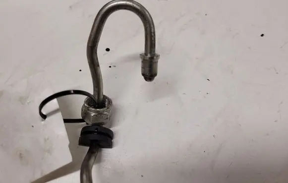 BMW X6 E71 Fuel injector supply line/pipe