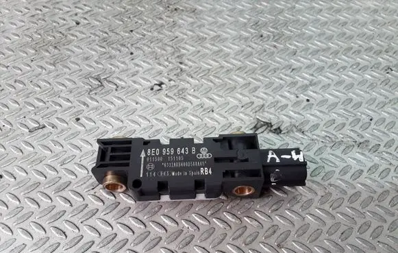 Audi A4 S4 B7 8E 8H Airbag deployment crash/impact sensor 8E0959643B