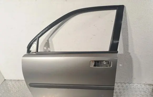 Nissan X-Trail T30 Front door H01018H7MM