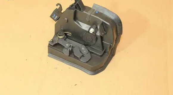 BMW X5 E53 Rear door lock 8402601