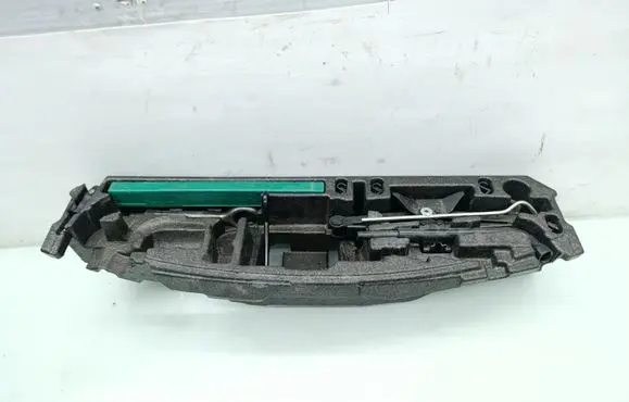 Land Rover Discovery Sport Tool set 