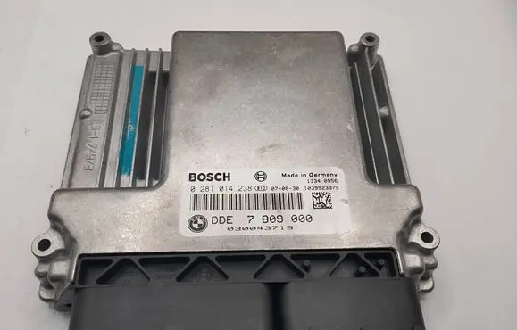 BMW 5 E60 E61 Engine control unit/module 0281014238 7809000 030043719