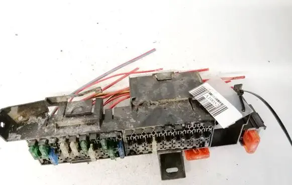 Mercedes-Benz E W210 Fuse box set 2105460543