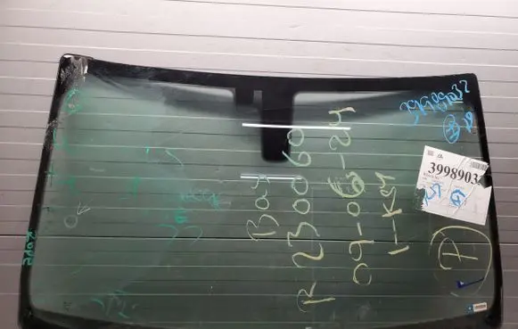 Chrysler Pacifica Front windscreen/windshield window 