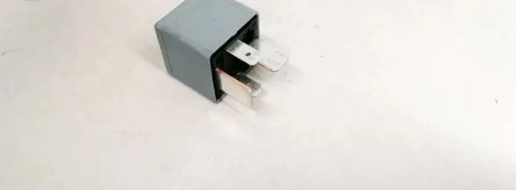 Audi A6 S6 C5 4B Other relay 8D0951253 370