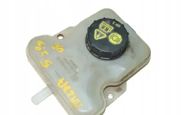 Mazda 5 Brake fluid reservoir C23643550