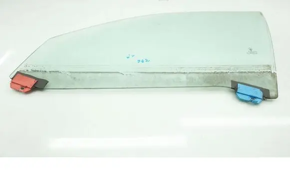 Maserati Quattroporte Front door window glass four-door 