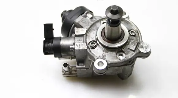 BMW 5 F10 F11 Fuel injection high pressure pump 8511626
