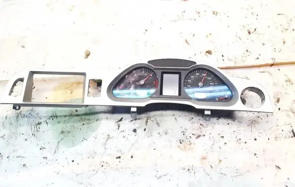 Audi A6 S6 C6 4F Speedometer (instrument cluster) 4f0920982t
