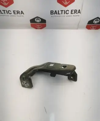 Fender mounting bracket