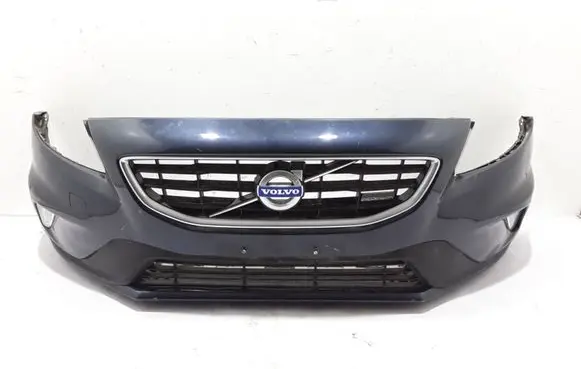 Volvo V40 Front bumper 31347085