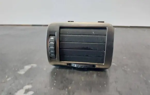Skoda Superb B5 (3U) Dash center air vent grill 3U0819702A