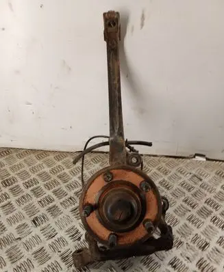 Chrysler 300 - 300C Front wheel hub 04782705
