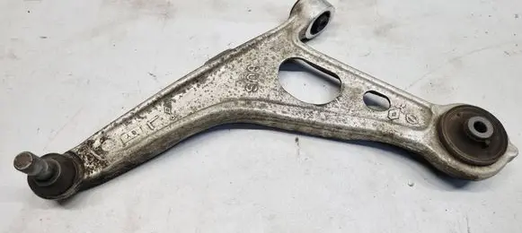 Nissan Qashqai J12 Front lower control arm/wishbone 545016UA0A