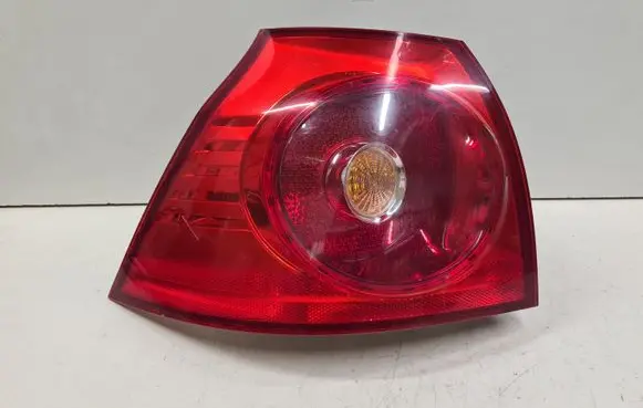 Volkswagen Golf V Rear/tail lights 4VFX13405AB