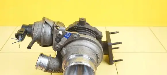 Volvo V40 Turbo 31380220 D5204T6