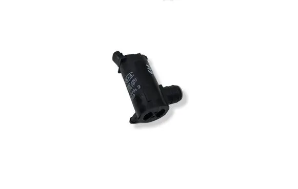 Hyundai Coupe Windscreen/windshield washer pump 9851034000