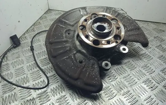 Mercedes-Benz C AMG W205 Rear wheel hub A2055460400