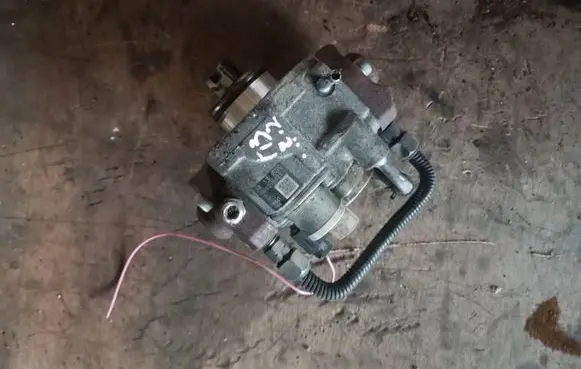 Mazda 3 II Fuel injection high pressure pump R2AA13800