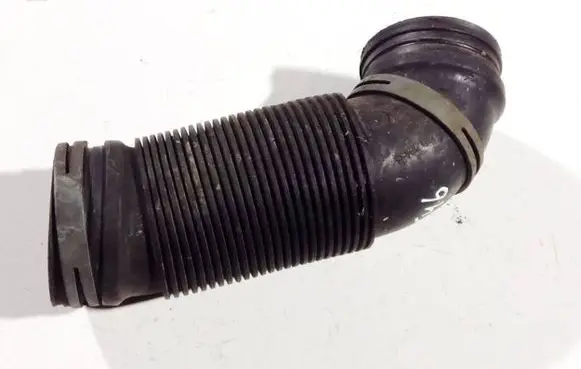 Volkswagen Touran I Air intake hose/pipe