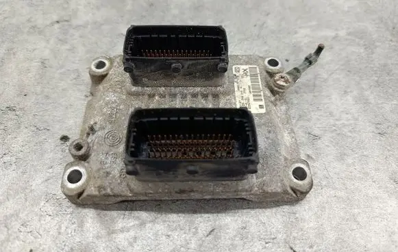 Opel Corsa D Engine control unit/module ECU 555579330261208940