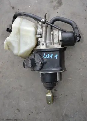 Mercedes-Benz E W211 Master brake cylinder 0204221045 2850820303