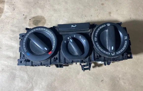 Volkswagen Transporter - Caravelle T5 Climate control unit 7H0819045F 4120126 2684K33