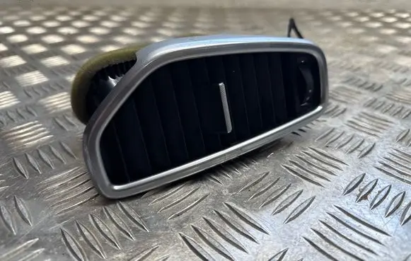 Porsche Cayenne (9Y0 9Y3) Dash center air vent grill 9Y0820951 10135 0908201